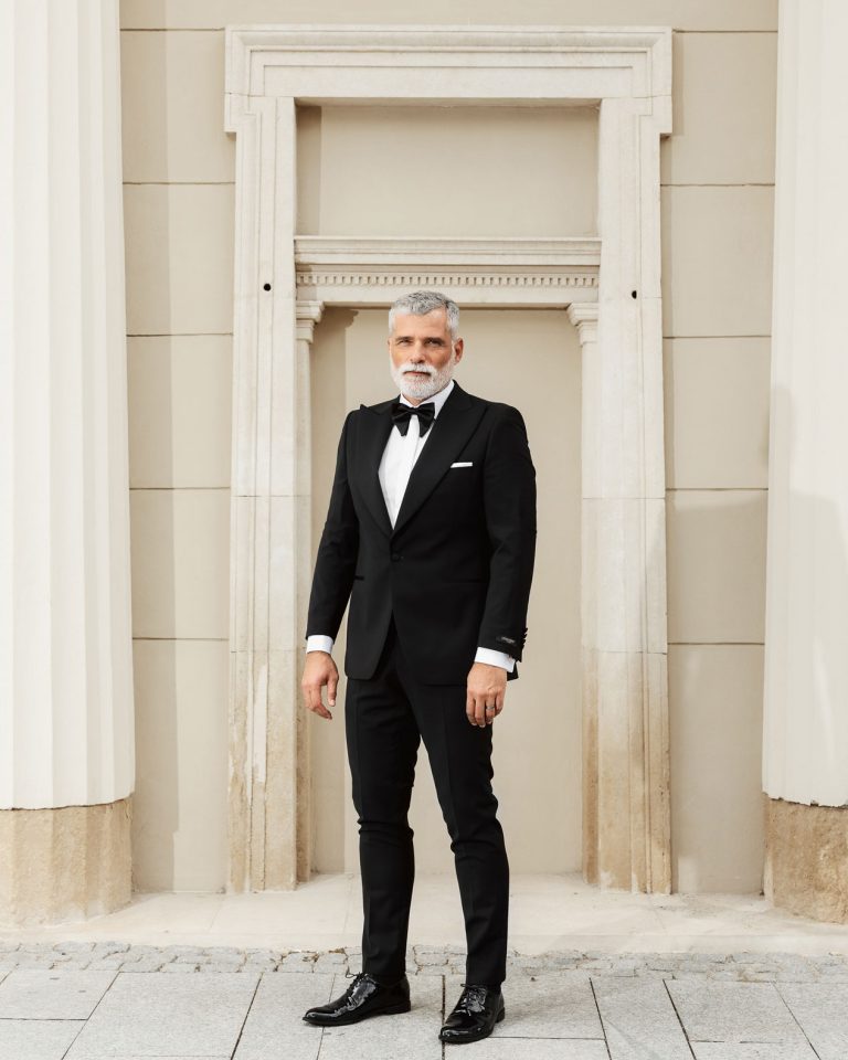 Single-Breasted, Ascutit